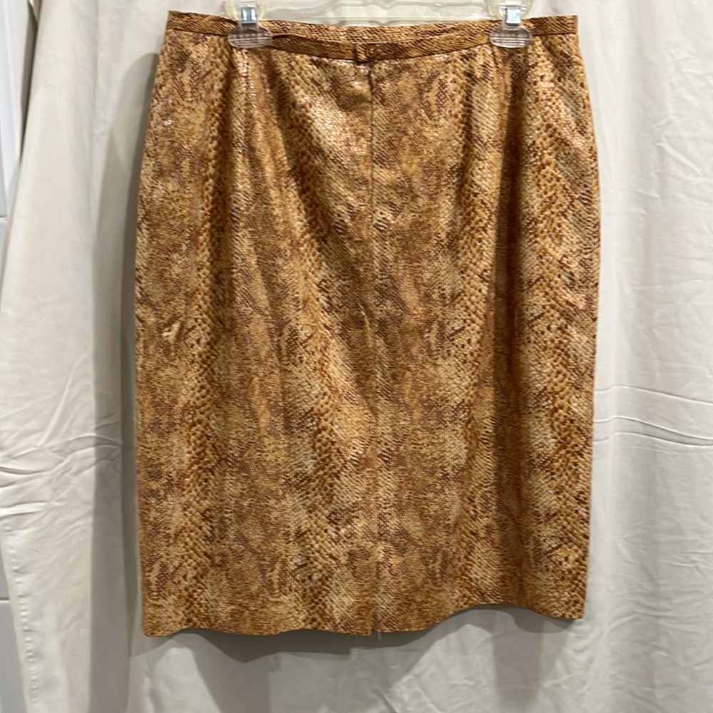Women 2pc skirt and blouse set by harve benard size 16 snakeskin - Picture 7 of 7